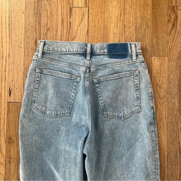 Abercrombie & Fitch Curve Love The ‘90s Straight Light Blue Straight Leg Jeans - Picture 7 of 10